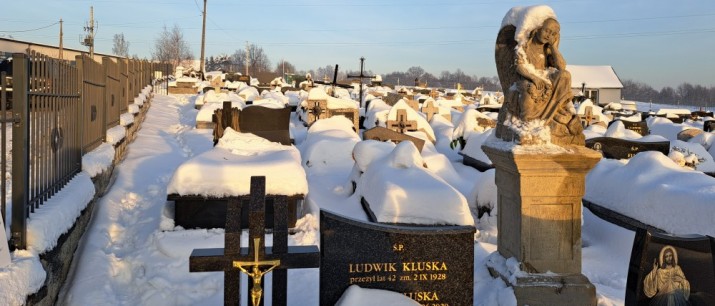 Odnowiono kamienny pomnik nagrobny Wojciecha Galasa z 1888 r. na cmentarzu w Krzyszkowicach