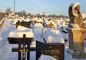 Odnowiono kamienny pomnik nagrobny Wojciecha Galasa z 1888 r. na cmentarzu w Krzyszkowicach